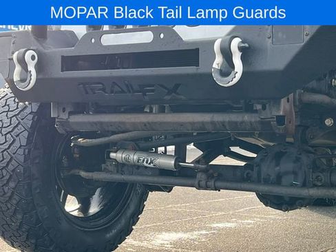 Used 2017 Jeep Wrangler Unlimited Sahara image 18