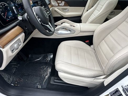 Used 2022 Mercedes-Benz GLS 450 4MATIC image 10