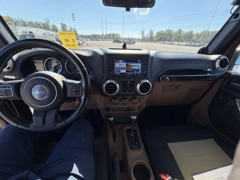 Used 2012 Jeep Wrangler Unlimited Rubicon w/ Dual Top Group AWD/4WD image 19