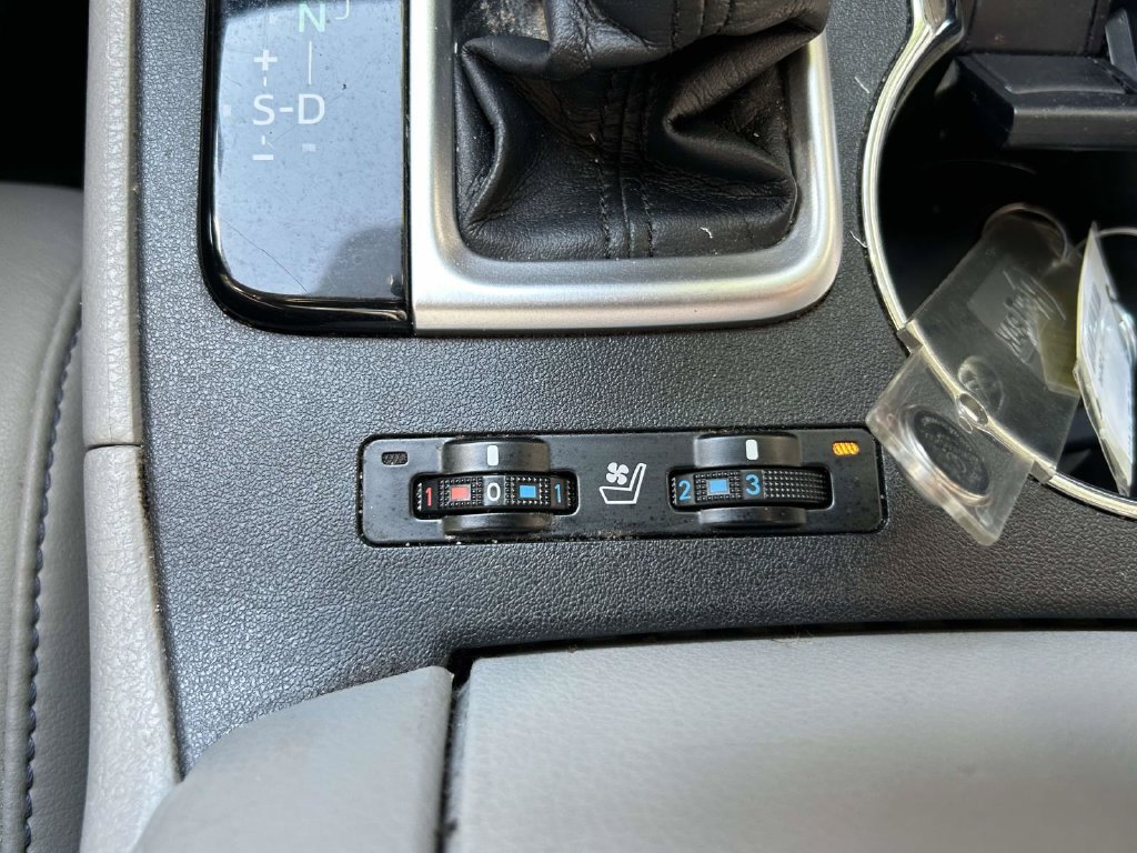 Used 2015 Toyota Highlander Limited FWD image 18