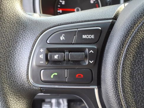 Used 2018 Kia Sportage LX image 19