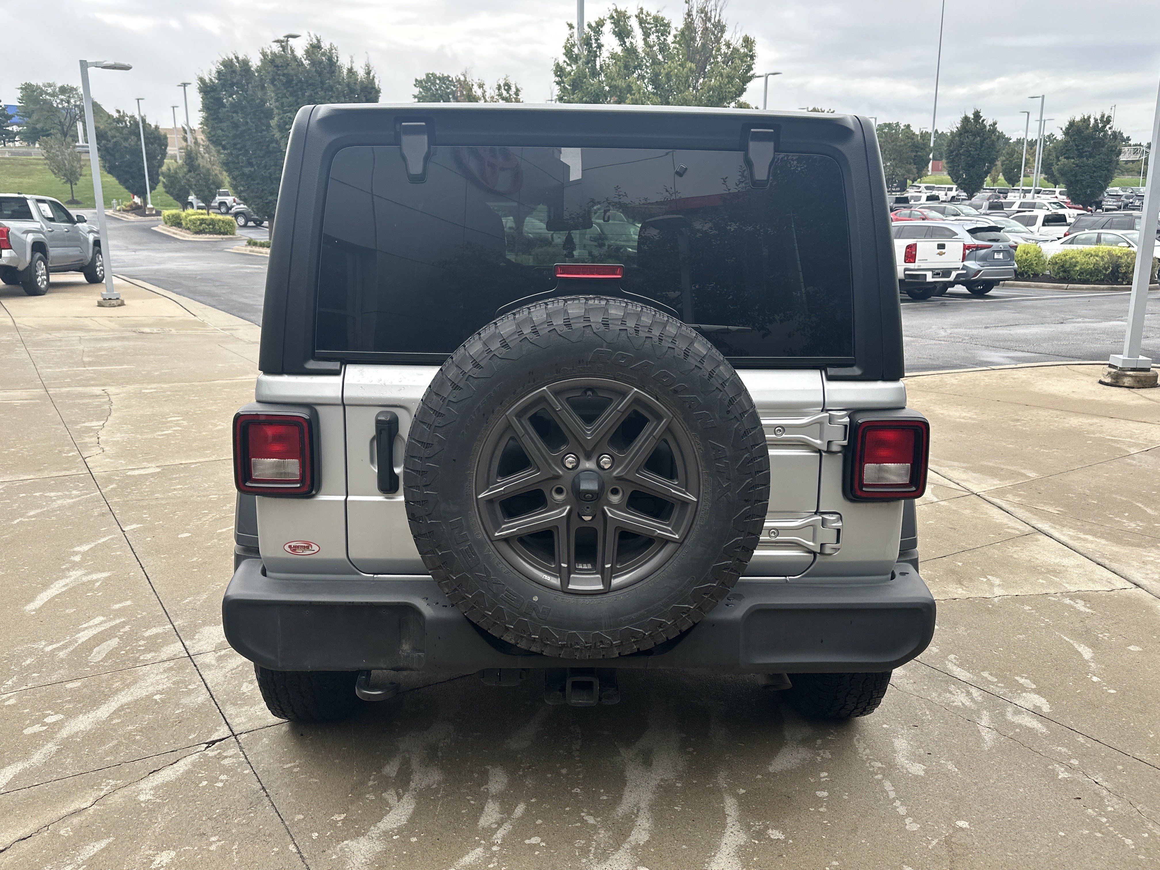Used 2024 Jeep Wrangler Unlimited Sport AWD/4WD image 15