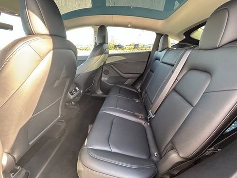 Used 2022 Tesla Model Y Performance AWD/4WD image 16