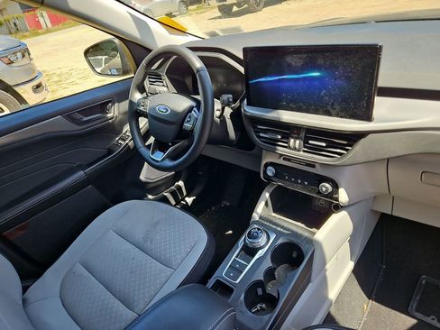 Used 2024 Ford Escape Active w/ Tech Pack #1 AWD/4WD image 11
