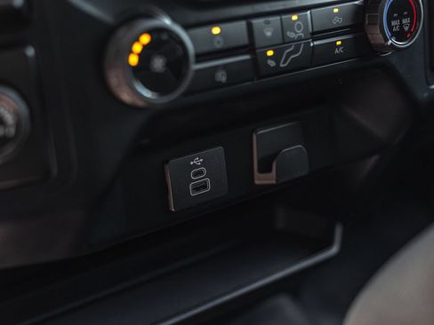 Used 2025 Ford F150 XL RWD image 19
