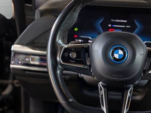 Used 2024 BMW i7 M70 AWD/4WD image 29