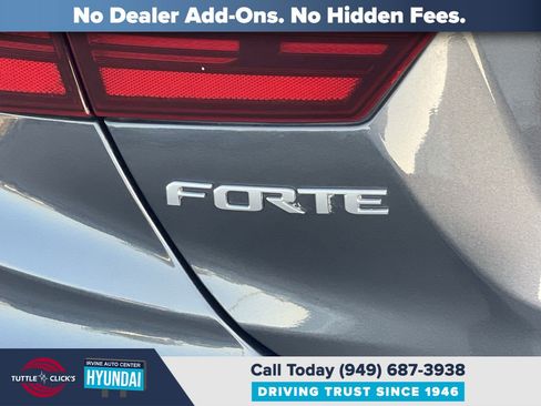 Used 2024 Kia Forte GT-Line w/ GT-Line Premium Package FWD image 8