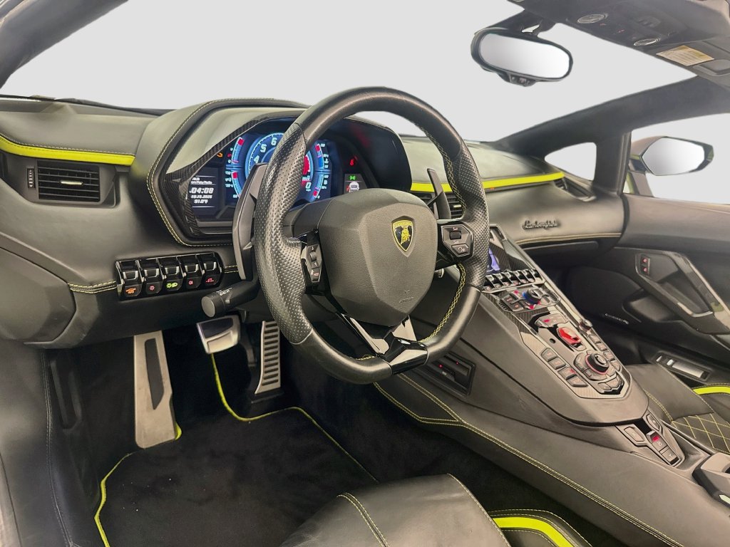 Used 2019 Lamborghini Aventador S AWD/4WD image 9