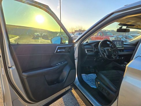 Used 2022 Mitsubishi Outlander SE image 13
