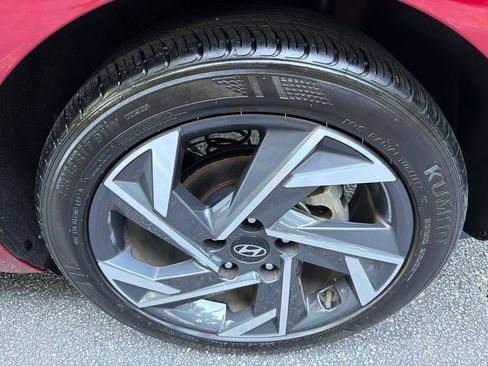 Used 2025 Hyundai Elantra Sport FWD image 19