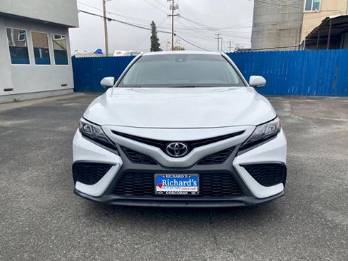 Used 2023 Toyota Camry SE image 9