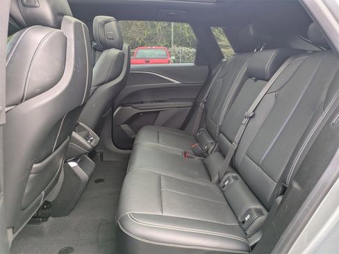 Used 2024 Cadillac Lyriq Luxury image 12