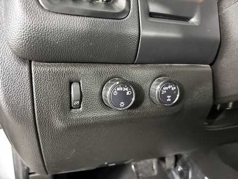 Used 2019 Chevrolet Colorado LT AWD/4WD image 11