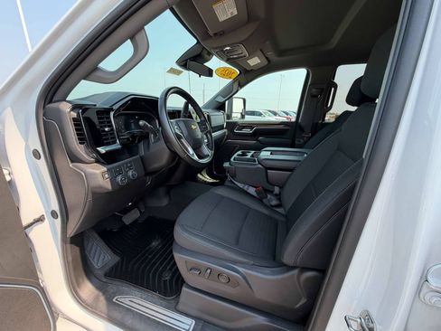 Used 2025 Chevrolet Silverado 2500 LT w/ Convenience Package AWD/4WD image 16