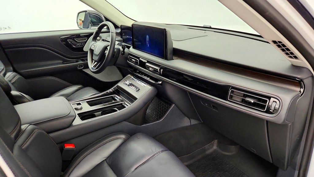 Used 2026 Lincoln Aviator Reserve AWD/4WD image 23