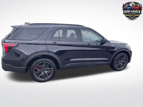 Used 2025 Ford Explorer ST-Line w/ ST-Line Street Pack AWD/4WD image 6