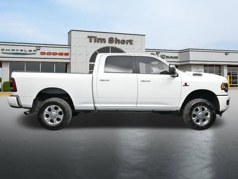 Used 2024 RAM 2500 Big Horn w/ Night Edition AWD/4WD image 6