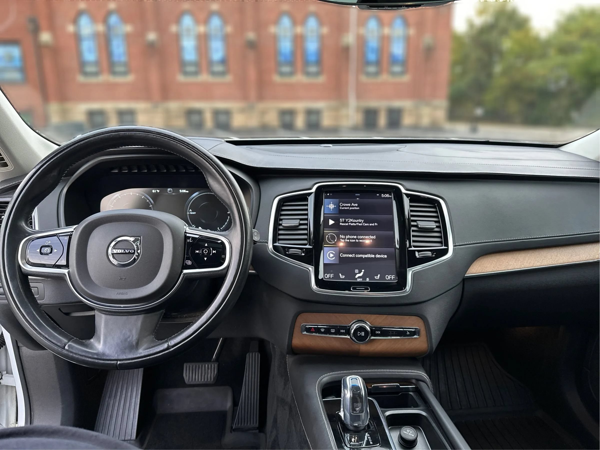 Used 2017 Volvo XC90 T8 Inscription w/ Vision Package AWD/4WD image 21