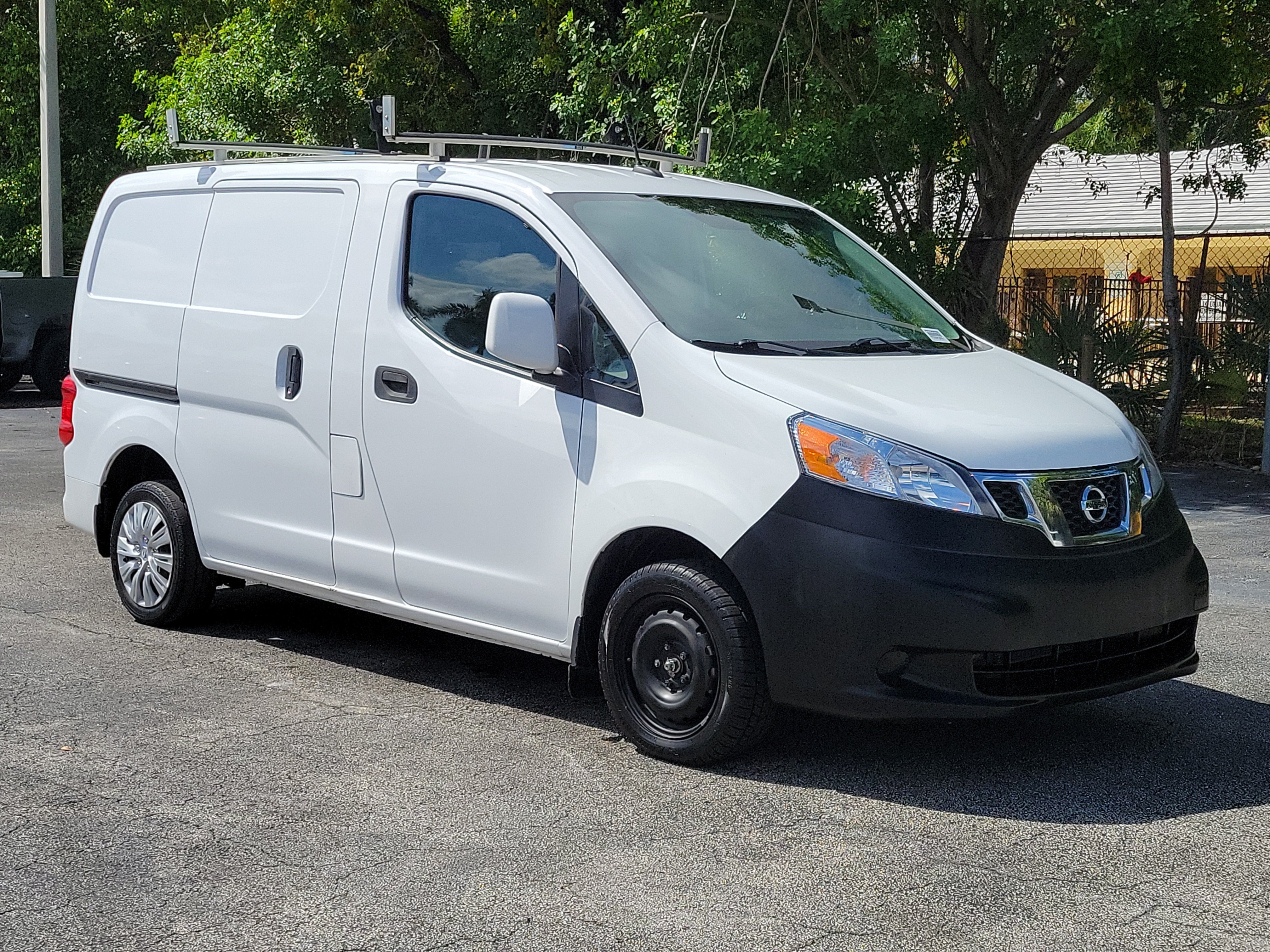 Used 2021 Nissan NV200 SV FWD image 1