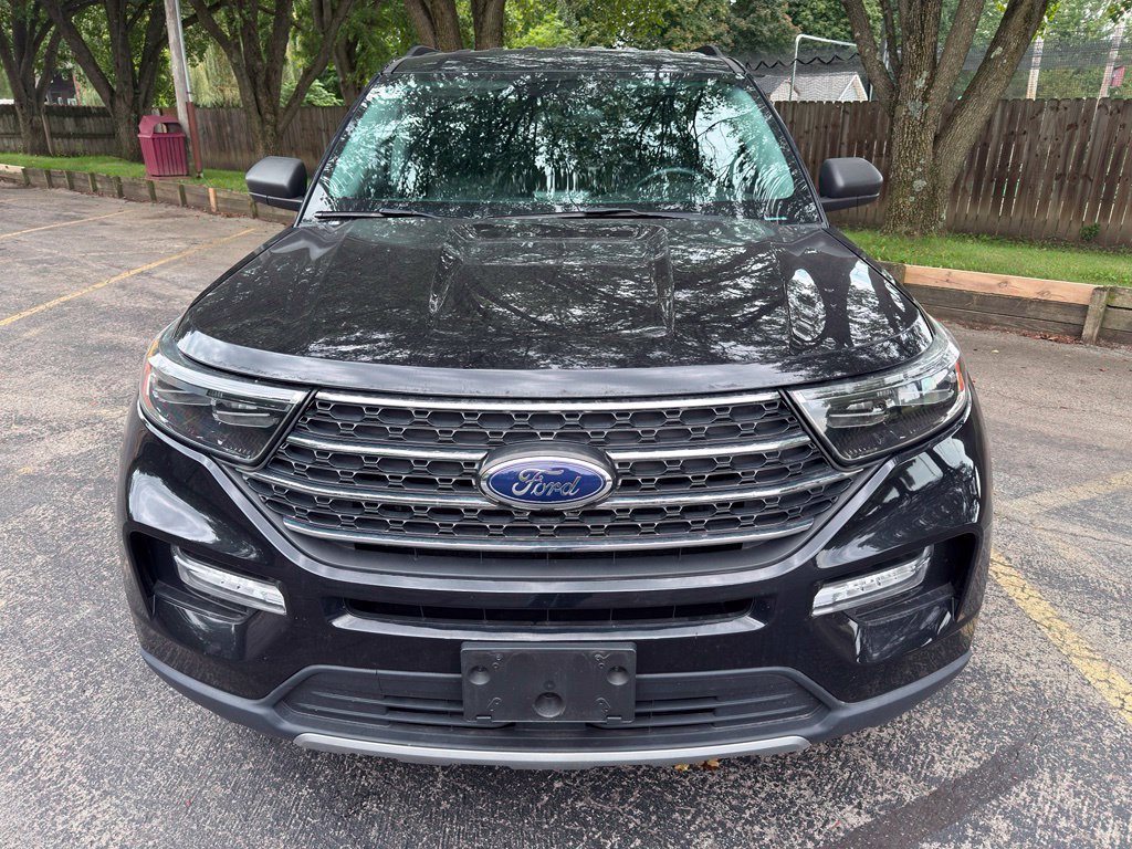 Used 2023 Ford Explorer XLT w/ Equipment Group 202A AWD/4WD image 18