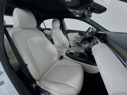 Used 2022 Mercedes-Benz A 220 4MATIC image 29