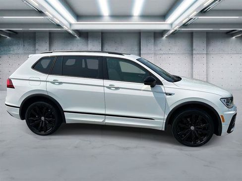 Used 2021 Volkswagen Tiguan SE R-Line AWD/4WD image 3