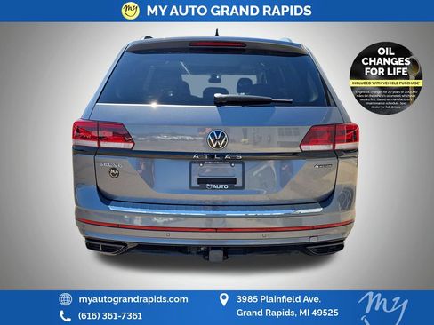 Used 2023 Volkswagen Atlas SEL R-Line AWD/4WD image 6