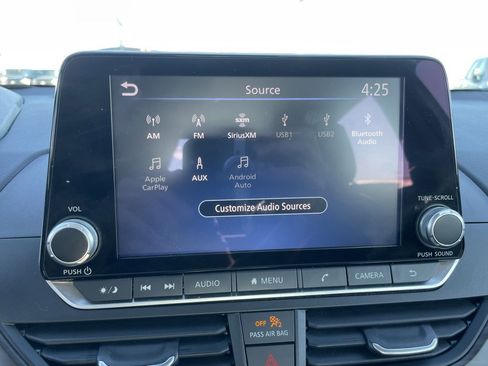 Used 2024 Nissan Altima 2.5 SV image 15