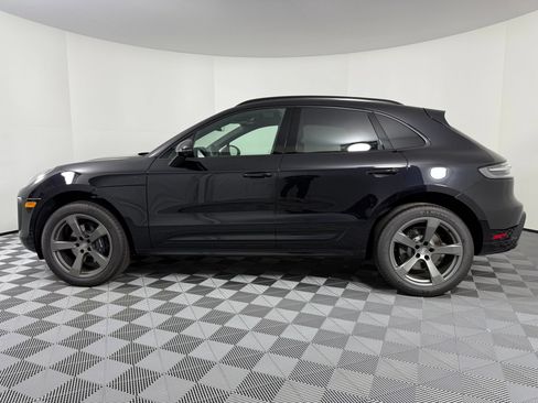 Certified 2026 Porsche Macan AWD/4WD image 2