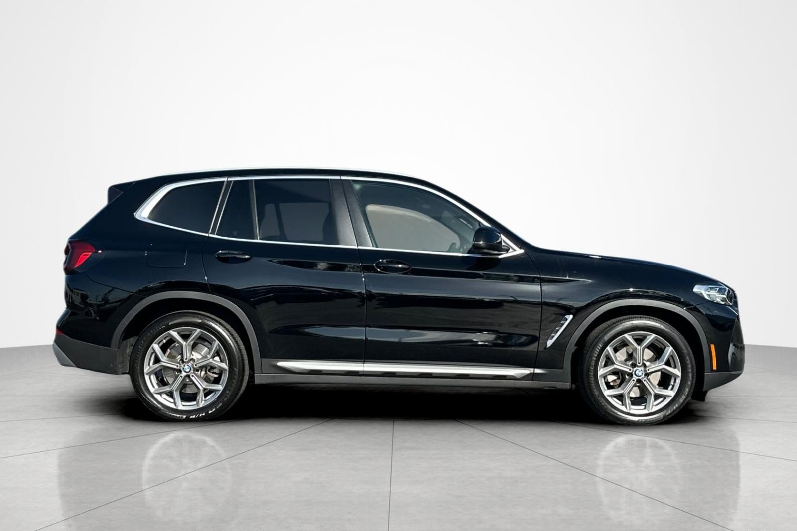 Used 2023 BMW X3 sDrive30i w/ Premium Package RWD image 6