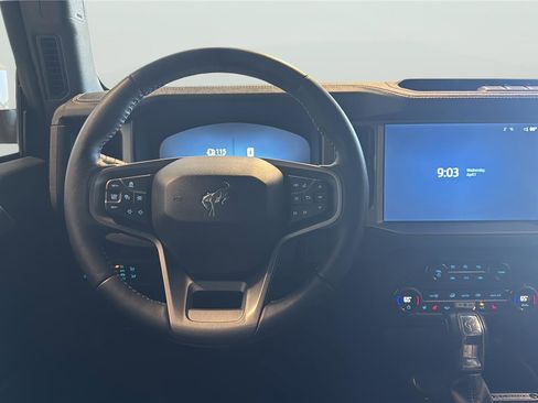 Used 2025 Ford Bronco Outer Banks image 11