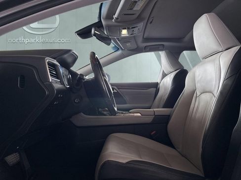 Used 2019 Lexus RX 350L FWD image 9