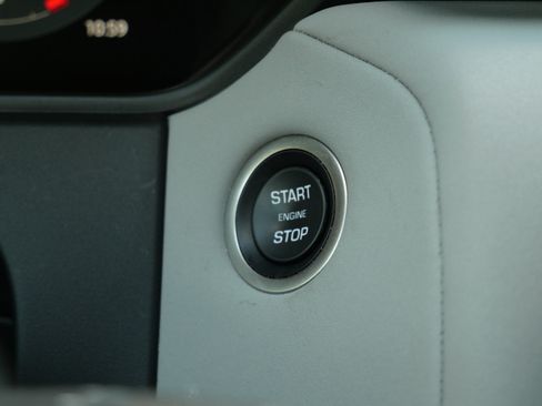Used 2026 Land Rover Range Rover Velar S AWD/4WD image 25