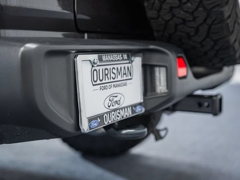 Used 2018 Jeep Wrangler Unlimited Sahara AWD/4WD image 9