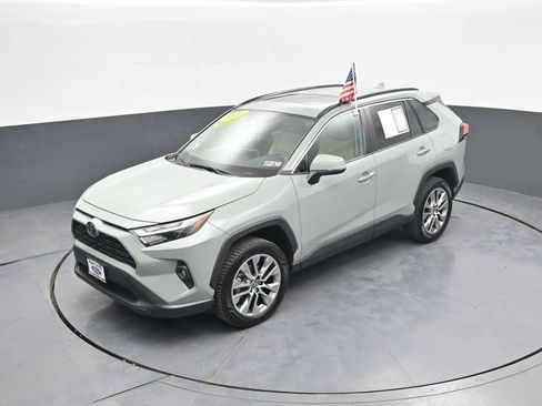 Used 2022 Toyota RAV4 XLE Premium AWD/4WD image 30