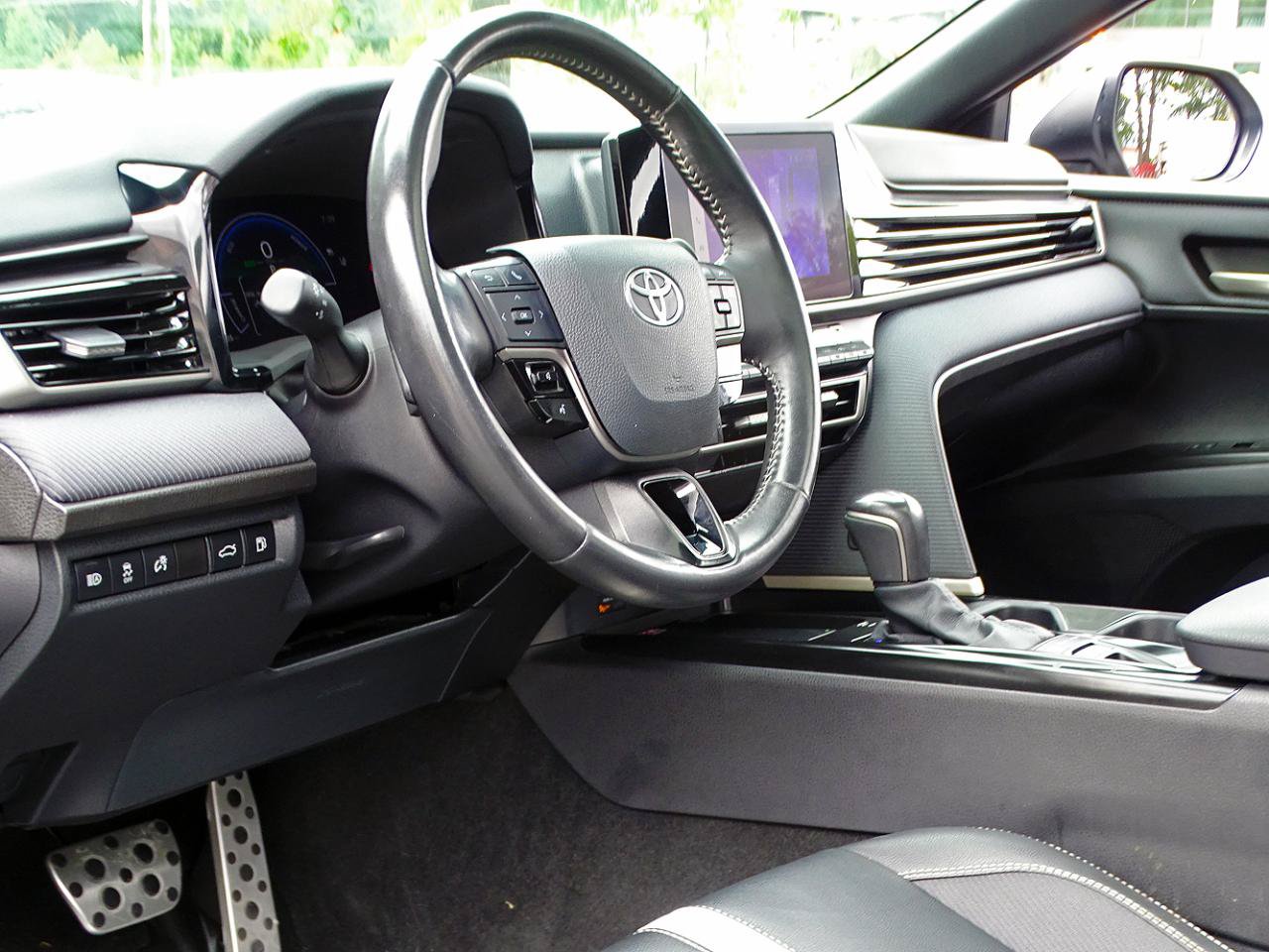 Used 2025 Toyota Camry SE w/ Convenience Package FWD image 20
