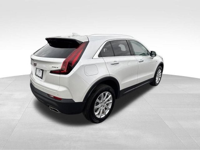 Certified 2023 Cadillac XT4 Luxury w/ Cold Weather Package AWD/4WD image 4