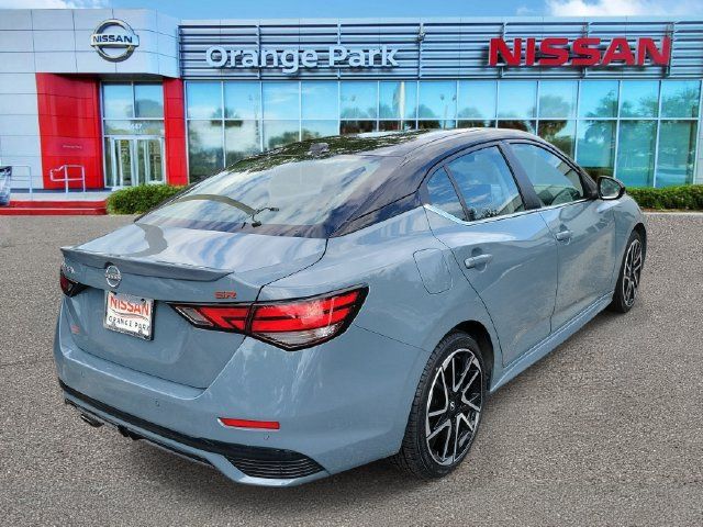 Used 2025 Nissan Sentra SR FWD image 2