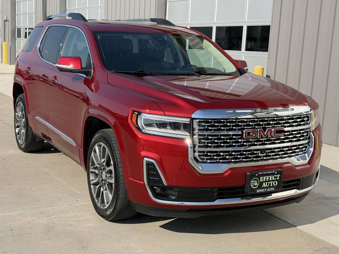 Used 2021 GMC Acadia Denali w/ Denali Ultimate Package AWD/4WD image 8