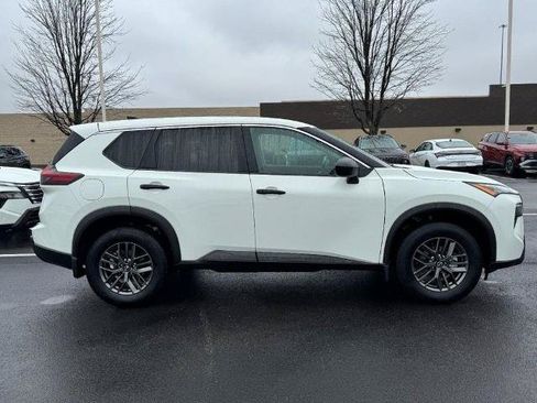 Certified 2025 Nissan Rogue S FWD image 2