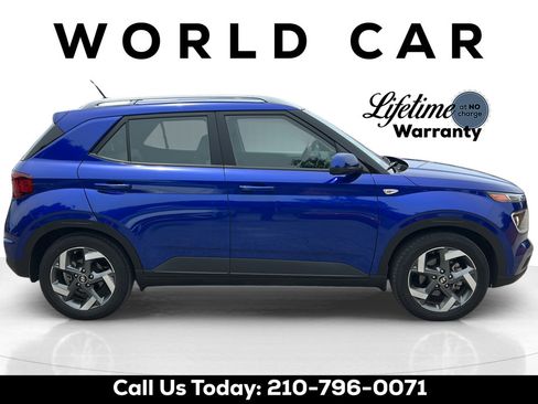 Used 2023 Hyundai Venue Limited FWD image 2
