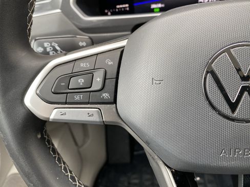Certified 2022 Volkswagen Tiguan SE FWD image 6