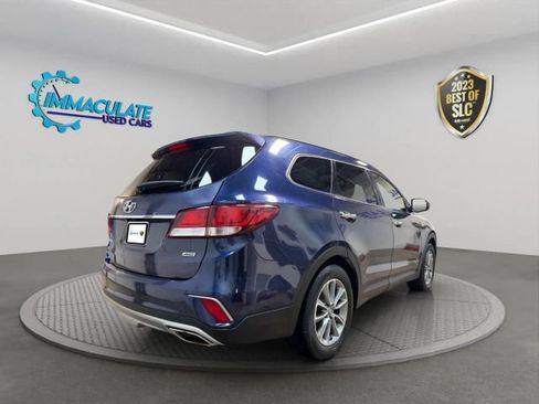 Used 2017 Hyundai Santa Fe SE image 5