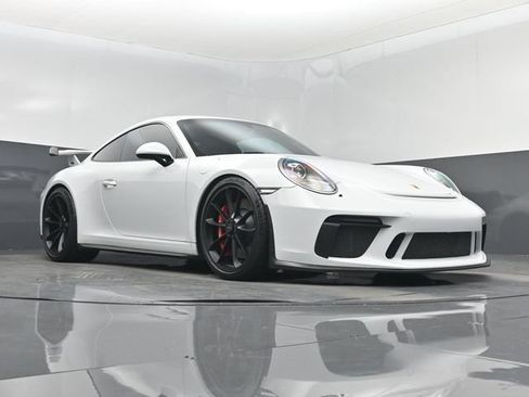 Used 2018 Porsche 911 GT3 RWD image 32