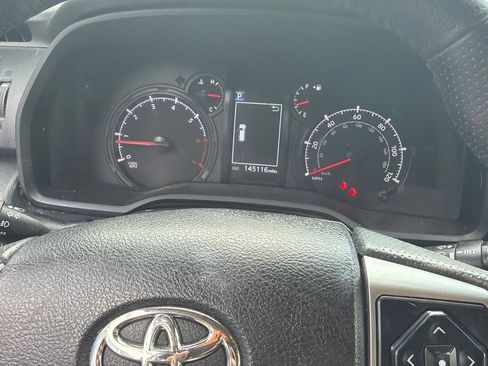 Used 2021 Toyota 4Runner SR5 Premium w/ Moonroof Package RWD image 9