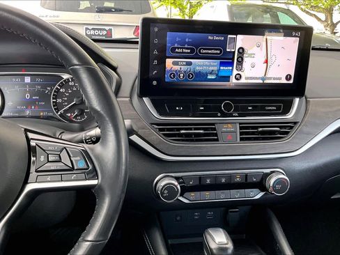 Used 2023 Nissan Altima 2.5 SV w/ SV Premium Package image 7