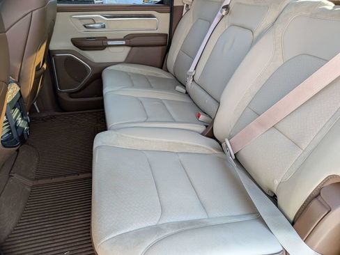 Used 2019 RAM 1500 Laramie AWD/4WD image 36
