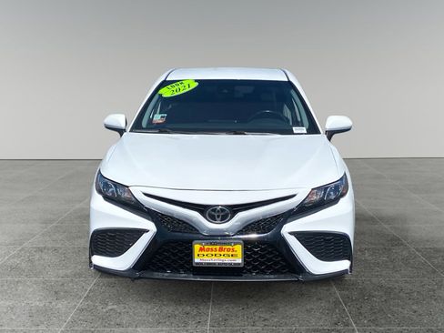 Used 2021 Toyota Camry SE FWD image 8
