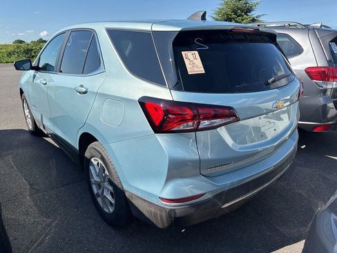 Used 2022 Chevrolet Equinox LT FWD image 2