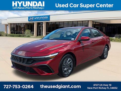 Used 2024 Hyundai Elantra SEL FWD image 1